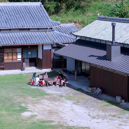 猫と図書館のある宿 草地家 Kusachike Minamiawaji Exteriér fotografie