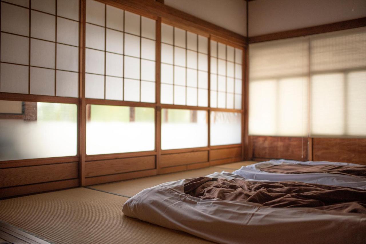 猫と図書館のある宿 草地家 Kusachike Minamiawaji Exteriér fotografie