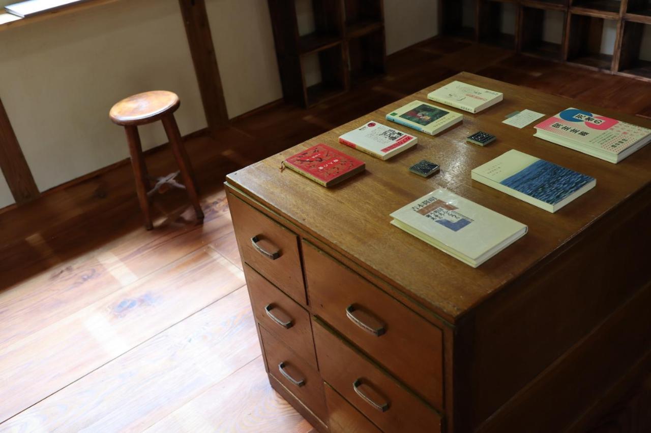 猫と図書館のある宿 草地家 Kusachike Minamiawaji Exteriér fotografie